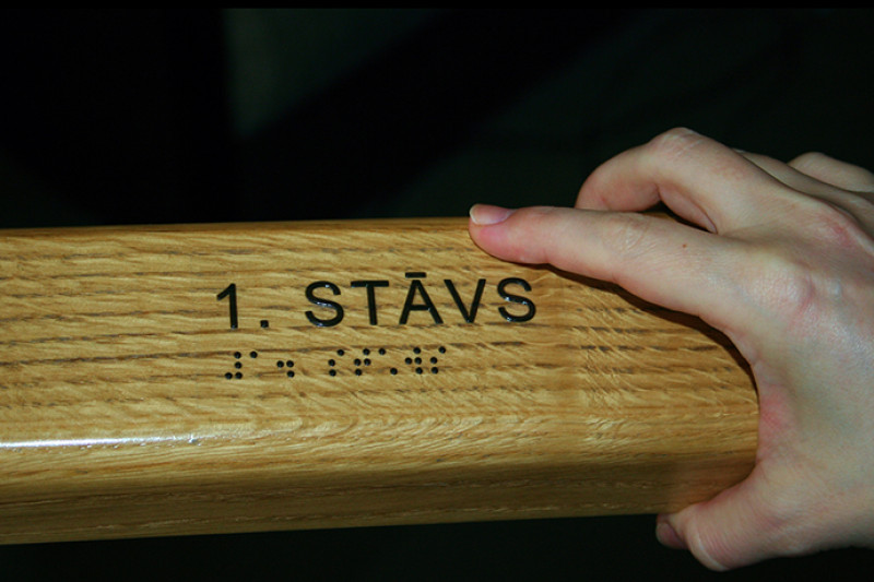 Attēls Uzlīmes ar Braila rakstu